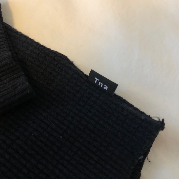 aritzia black longsleeve - Picture 2 of 4